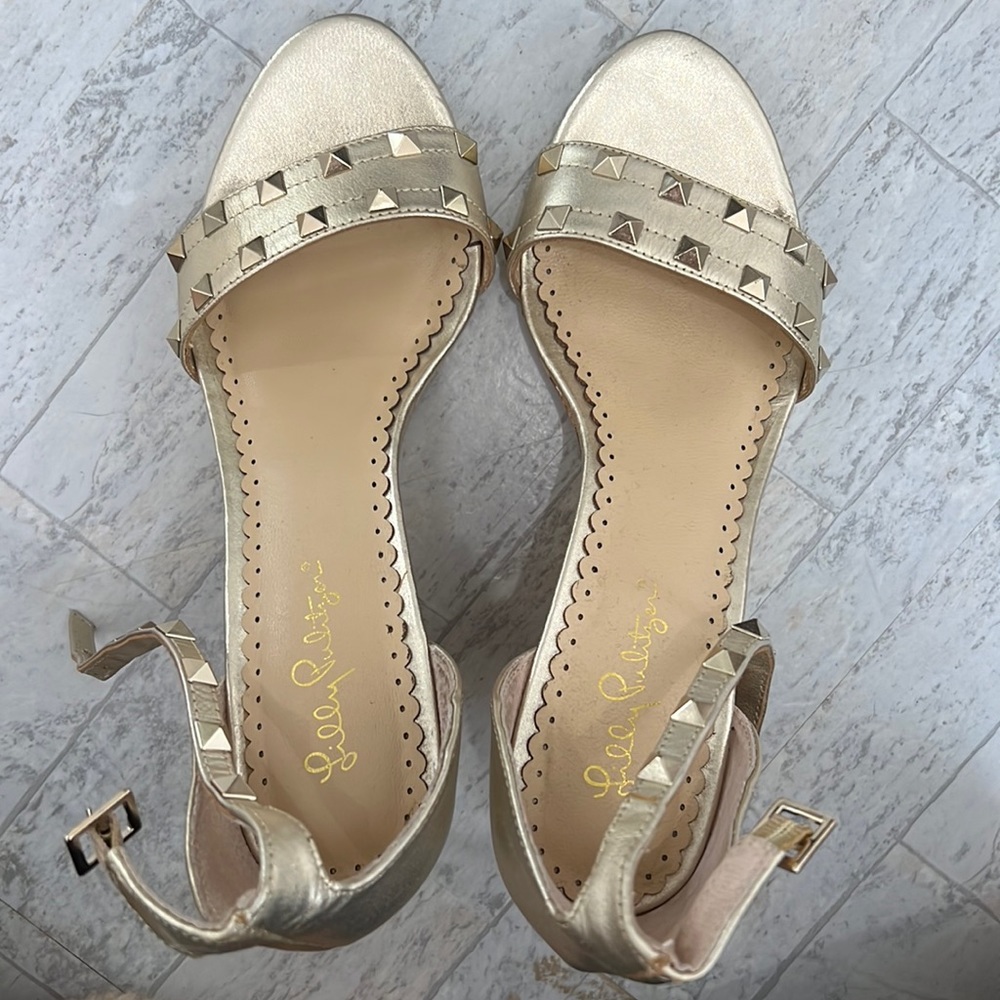 Lilly Pulitzer size 8.5 wedge sandals gold